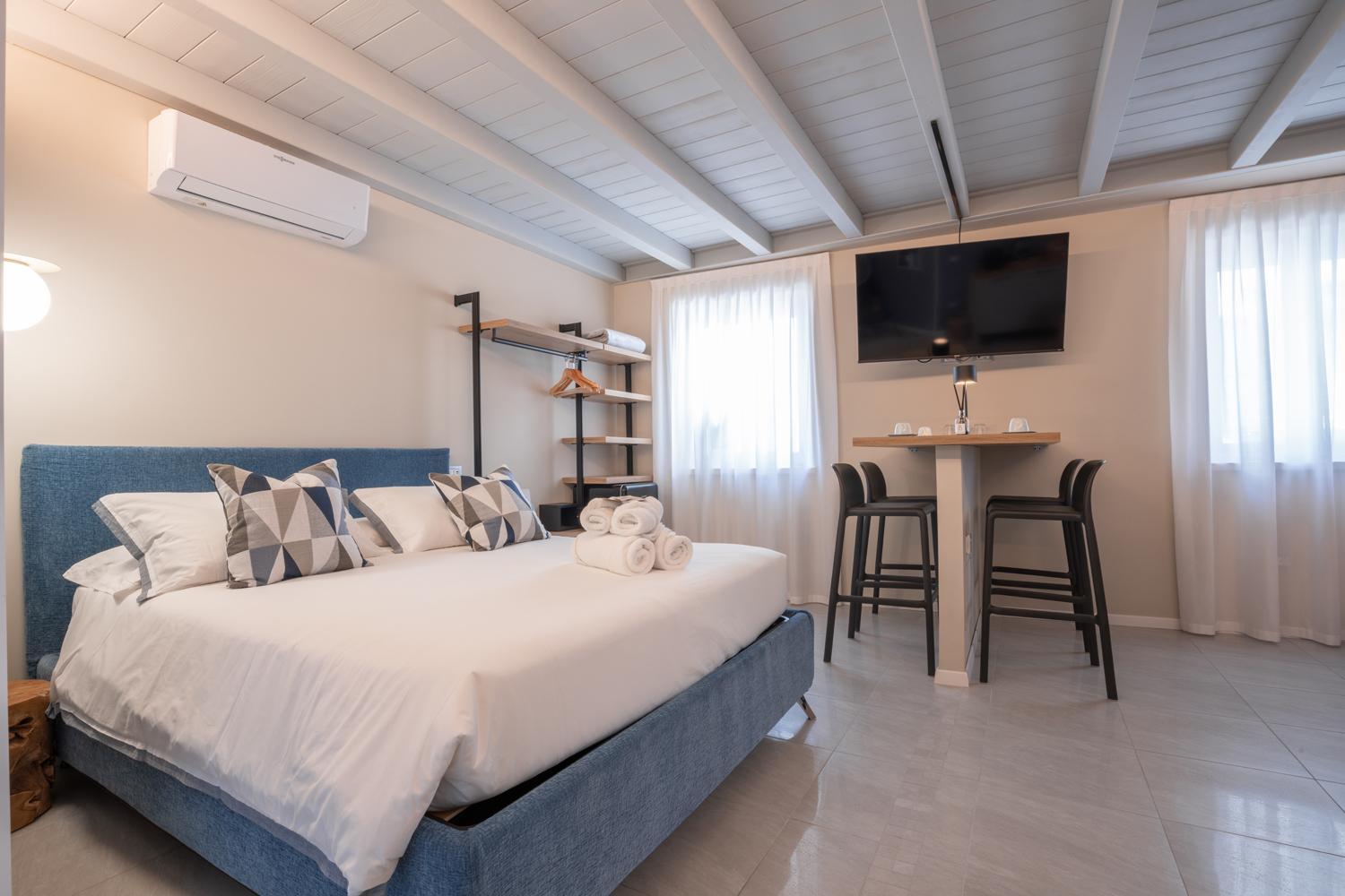 Es Rooms And Apartments Torbole Sul Garda Exterior photo